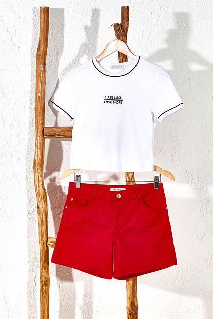 Lc Waikiki Kadin Kirmizi Sort 8se703z8 Trendyol