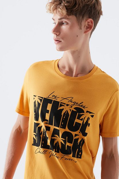 Mavi Erkek Venice Beach Baskili Sari T Shirt 066094 31347 Trendyol
