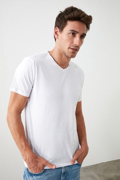 Trendyol Man Beyaz Erkek Basic Pamuklu V Yaka Slim Fit T Shirt Tmnss19bo0002 Trendyol