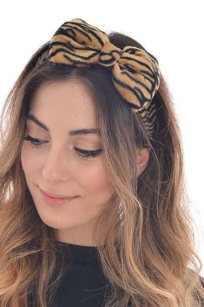 Hahai Accessories Hahai Kadin Lastikli Leopar Desenli Fiyonk Sac Bandi Trendyol
