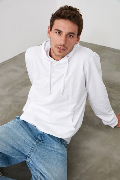 Trendyol Man Beyaz Erkek Kapusonlu Kanguru Cepli Uzun Kollu Basic Sweatshirt Tmnaw20sw0162 Trendyol