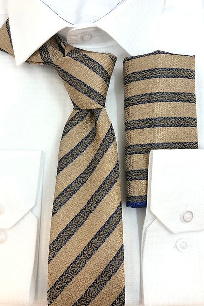 Quesste Accessory Erkek Gold Lacivert Desenli Kravat Mendil Set Trendyol