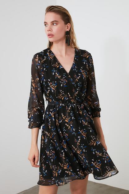 Trendyolmilla Siyah Cicek Desenli Kusakli Kruvaze Elbise Twoss20el0626 Trendyol