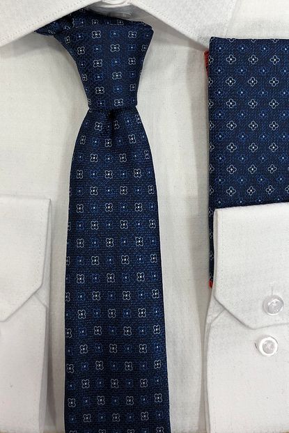 Quesste Accessory Erkek Lacivert Desenli Ince Kravat Mendil Set Trendyol