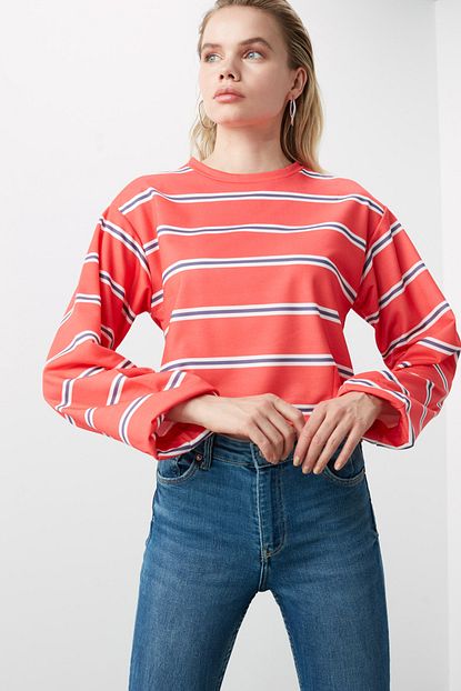 Trendyolmilla Kirmizi Cizgili Basic Orme Sweatshirt Twoaw21sw0317 Trendyol