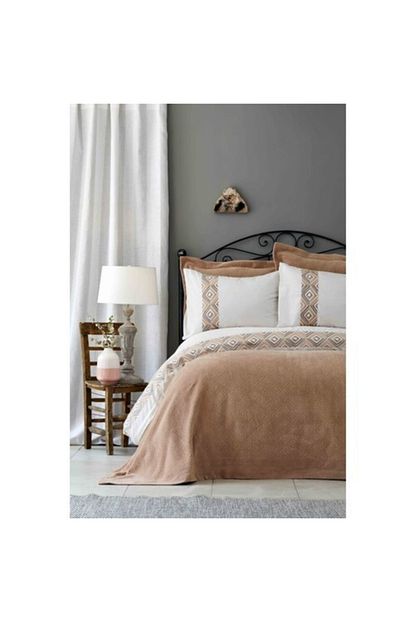 Karaca Home Estrella Blush Saten Nakisli Nevresim Takimi Ve Yatak Ortusu Seti Trendyol