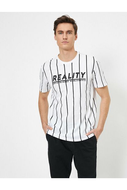 Koton Erkek Beyaz Yazili Baskili T Shirt Trendyol