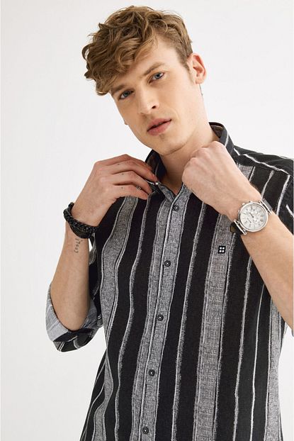 Avva Erkek Siyah Cizgili Alttan Britli Yaka Slim Fit Gomlek A01y2003 Trendyol