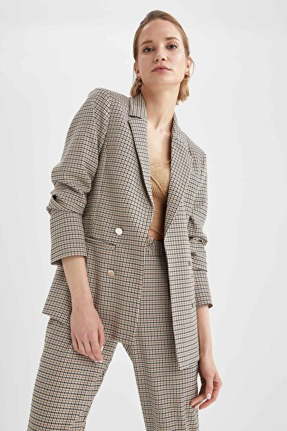 Defacto Kadin Bej Retro Spirit Kareli Relax Fit Blazer Ceket Fiyati Yorumlari Trendyol