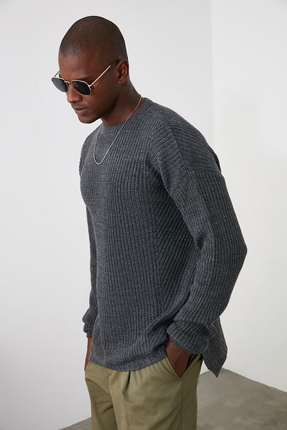 Trendyol Man Gri Erkek Yani Yirtmacli Oversize Kazak Tmnaw21kz0552 Trendyol