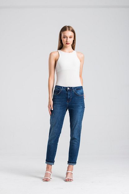 Lacarino Kadin Slim Fit Tas Detayli Yuksek Bel Jeans Hafif Yirtik Koyu Mavi Kot 5491 Trendyol
