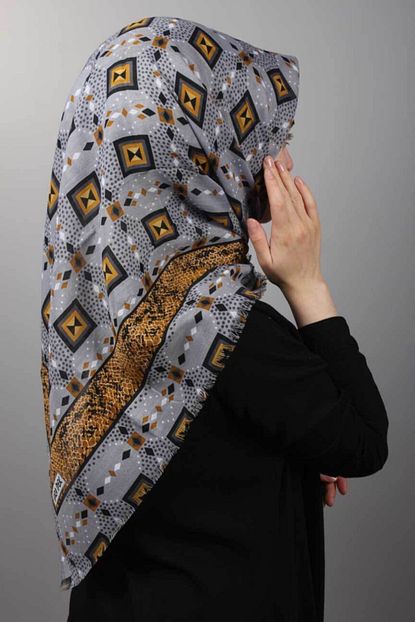 Sara Moda Kadin Gri Sara Desenli Keten Filanli Esarp Desen 02 Renk 04 Trendyol