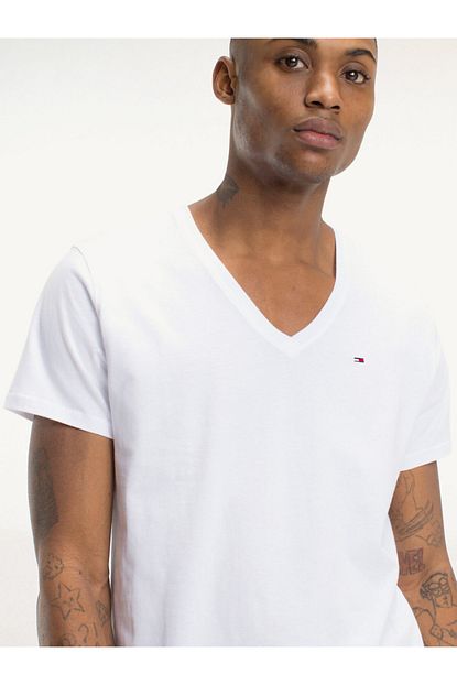 Tommy Hilfiger Erkek Beyaz V Yaka T Shirt Trendyol