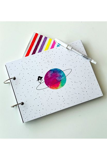 Cartoonsshop Saturnlu Kiz Tasarimli Siyah Sayfa Kendin Yap Fotograf Albumu Trendyol