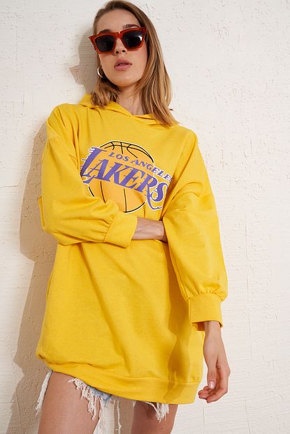 Eka Kadin Sari Kapisonlu Lakers Baskili Uzun Sweatshirt Trendyol