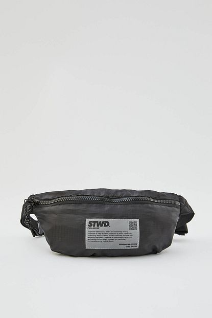 Pull Bear Erkek Yirtilmaz Naylon Bel Cantasi 05822533 Trendyol