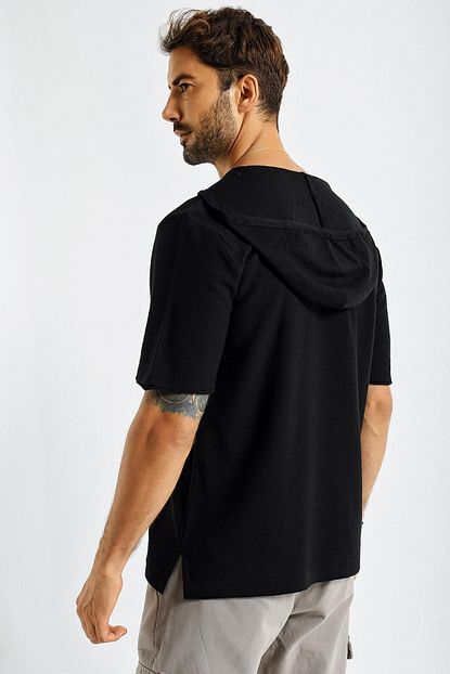 Chuba Erkek Siyah Kapusonlu Kisa Kollu Oversize Triko Kazak Trendyol