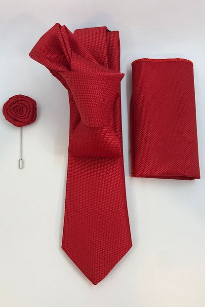 Quesste Accessory Erkek Kirmizi Armur Desenli Ince Kravat Mendil Yaka Cicegi 3 Lu Set Trendyol