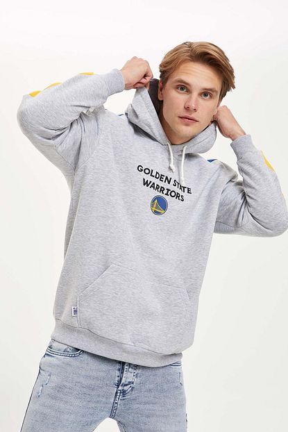 Defacto Erkek Gri Nba Lisansli Over Size Fit Kapusonlu Sweatshirt R3241az20au Trendyol
