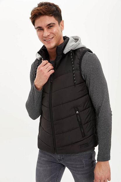 Defacto Erkek Siyah Cikarilabilir Kapusonlu Slim Fit Yelek N7216az20au Trendyol