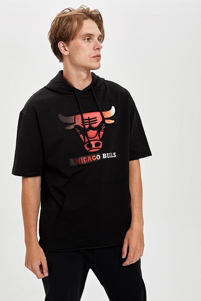 Defacto Erkek Siyah Nba Lisansli Kapusonlu Kisa Kollu Sweatshirt R6045az20au Trendyol