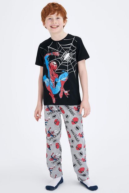 Defacto Erkek Cocuk Spiderman Lisansli Pijama Takimi Trendyol