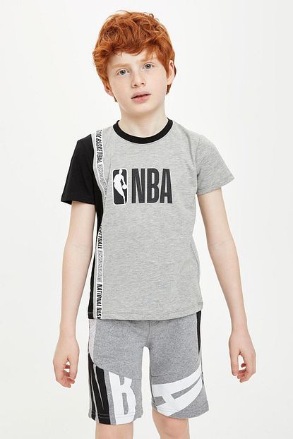 Defacto Erkek Cocuk Nba Lisansli Bisiklet Yaka T Shirt Trendyol