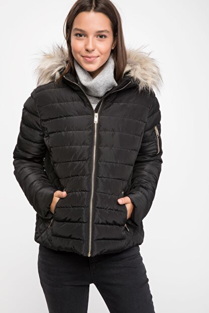 Defacto Kadin Suni Kurk Detayli Kapsonlu Sisme Mont I8661az 18wn Bk27 Trendyol