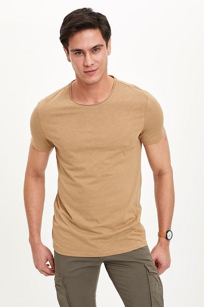 Defacto Erkek Kahverengi Bisiklet Yaka Basic Slim Fit Pamuklu T Shirt M4789az 20sp Bn124 Trendyol