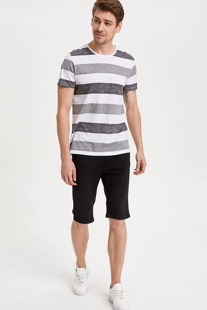 Defacto Erkek Siyah Kot Regular Fit Jean Bermuda Sort K7682az 19sm Nm40 Trendyol
