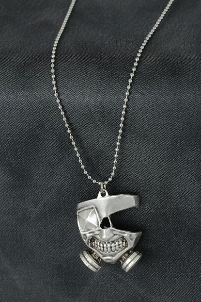Bir Dolu Cesit Maske Figurlu Metal Erkek Kolye Trendyol