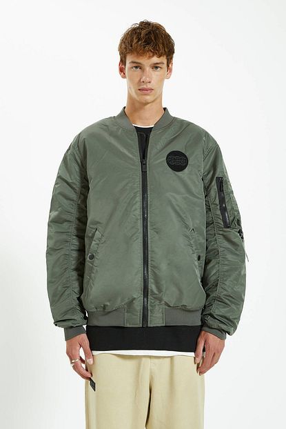 Pull Bear Erkek Haki Basic Kapitone Bomber Ceket 09710525 Trendyol