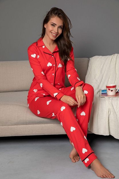 Siyah Inci Kirmizi Pamuklu Likrali Biyeli Dugmeli Pijama Takim Trendyol