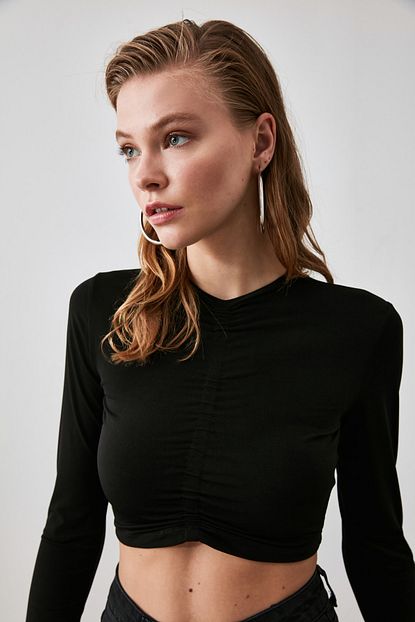 Trendyolmilla Siyah Buzgulu Crop Orme Bluz Twoaw20bz0505 Trendyol