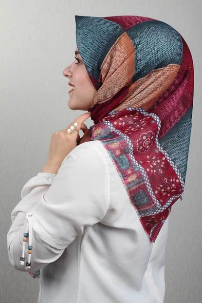 Eripek Kadin Kirmizi Desenli Esarp Trendyol