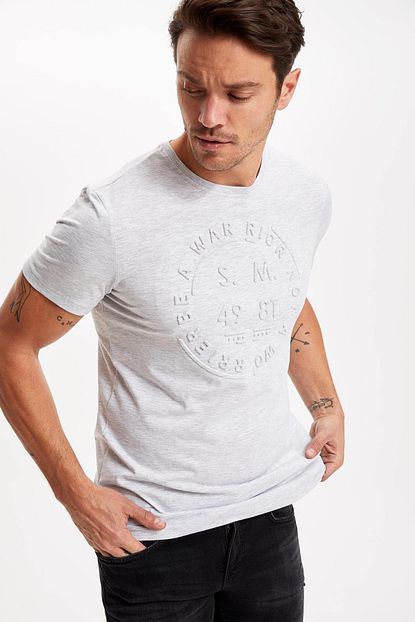 Defacto Erkek Gri Baskili Slim Fit Kisa Kollu T Shirt K9345az 19sm Gr363 Trendyol