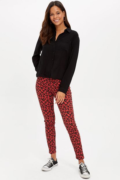 Defacto Kadin Kirmizi Kot Desenli Super Skinny Jean Pantolon K7905az 18cw Rd275 Trendyol