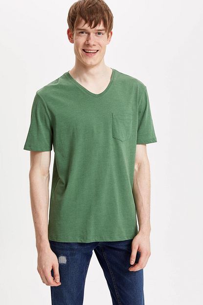 Defacto Erkek Yesil Cepli V Yaka T Shirt Trendyol