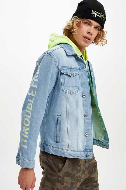 Defacto Erkek Mavi Kot Kolu Neon Baskili Jean Ceket L6547az 19au Nm39 Trendyol