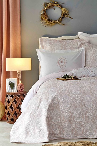 Karaca Home Quatre Deluxe Pudra Yatak Ortusu Seti Trendyol