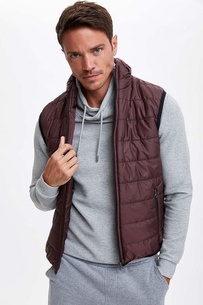 Defacto Erkek Bordo 300 Y13 Slim Fit Dik Yaka Sisme Yelek S7904az20au Trendyol