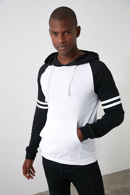 Trendyol Man Siyah Erkek Kapusonlu Kanguru Cepli Uzun Kollu Reglan Kollu Uzun Kollu T Shirt Tmnaw20sw0243 Trendyol