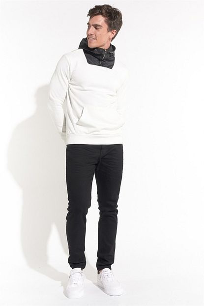 Z Giyim Erkek Beyaz Kapusonlu Cepli Sweatshirt Trendyol