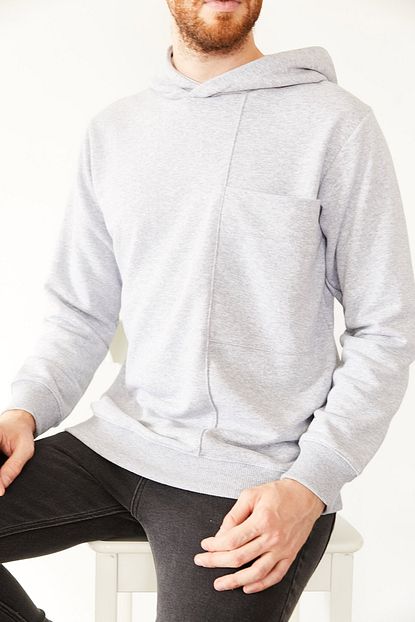 Xhan Erkek Gri Genis Cep Detayli Kapusonlu Sweatshirt 1kxe8 44177 03 Trendyol