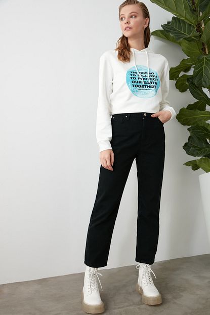 Trendyolmilla Solmayan Siyah Yuksek Bel Mom Jeans Twoaw21je0330 Trendyol
