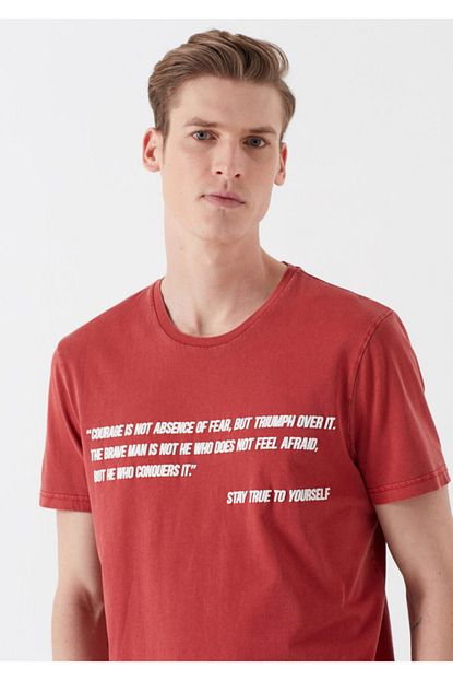 Mavi Erkek Kirmizi Baskili T Shirt Trendyol