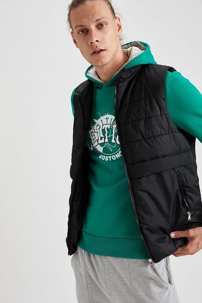Defacto Erkek Siyah Slim Fit Kapsonlu Sisme Yelek Trendyol