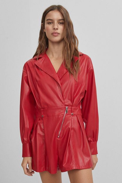 Bershka Kadin Kirmizi Suni Deri Kisa Tulum Trendyol