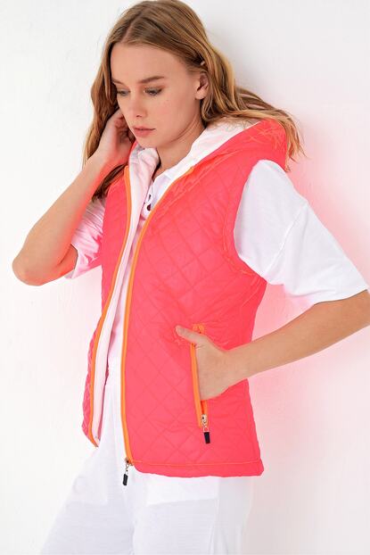 Trend Alacati Stili Kadin Neon Pembe Termal Ic Astarli Kapitone Sisme Yelek Mont Alc X5008 Fiyati Yorumlari Trendyol