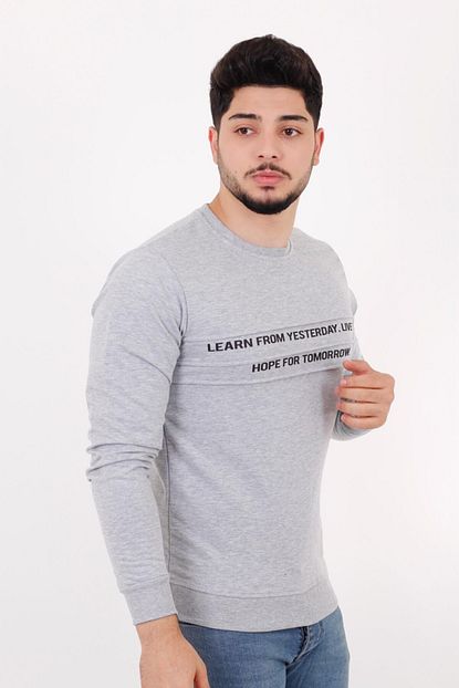 Stil Kombin Mstf Yazili Sifir Yaka Sweatshirt Trendyol